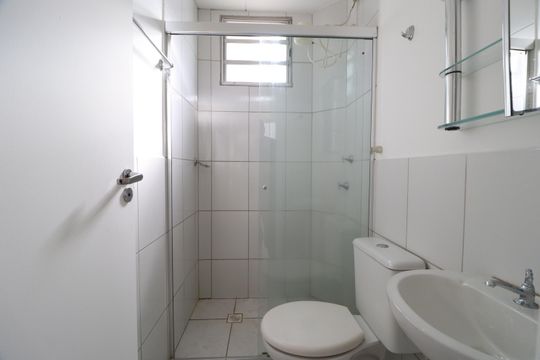Banheiro Social de apartamento para alugar com 2 quartos, 50m² em Gávea, Uberlândia
