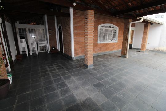 Garagem de casa para alugar com 3 quartos, 500m² em Jardim Altos de Santana, São José dos Campos