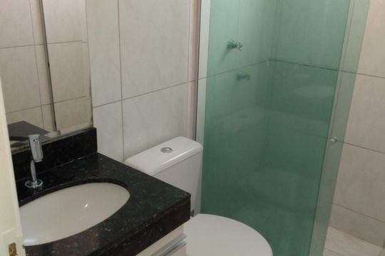 Banheiro de apartamento à venda com 2 quartos, 62m² em Arpoador, Contagem