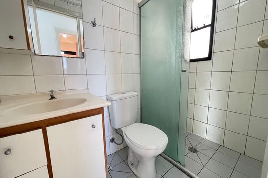 Banheiro de apartamento para alugar com 2 quartos, 47m² em Jardim Celeste, São Paulo