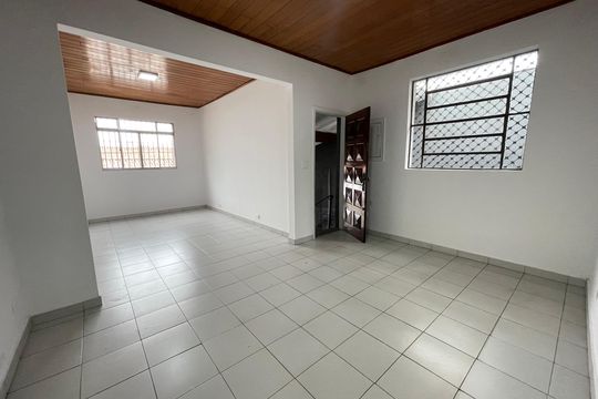 Sala de casa à venda com 3 quartos, 151m² em Rio Pequeno, São Paulo