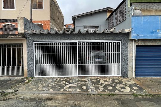 Fachada de casa à venda com 3 quartos, 151m² em Rio Pequeno, São Paulo