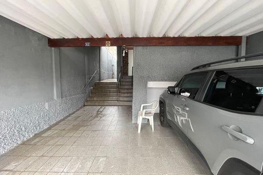Garagem  de casa à venda com 3 quartos, 151m² em Rio Pequeno, São Paulo