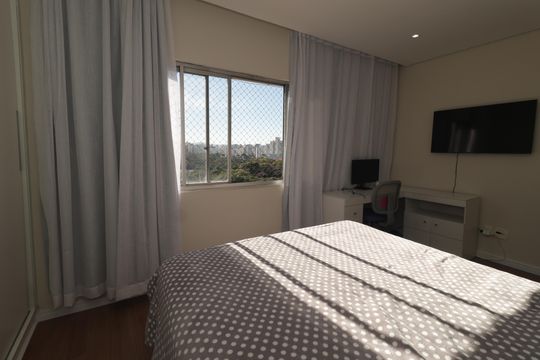 Quarto 1 de apartamento para alugar com 2 quartos, 70m² em Vila Mariana, São Paulo