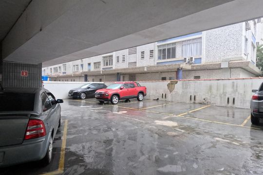 Área Comum - Garagem de apartamento para alugar com 2 quartos, 86m² em Aparecida, Santos
