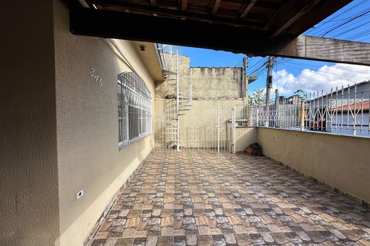 Quintal de casa para alugar com 5 quartos, 250m² em Jardim Primavera, Jacareí