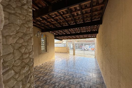 Garagem de casa para alugar com 5 quartos, 250m² em Jardim Primavera, Jacareí