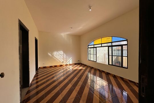 Casa para alugar com 5 quartos, 250m² em Jardim Primavera, Jacareí