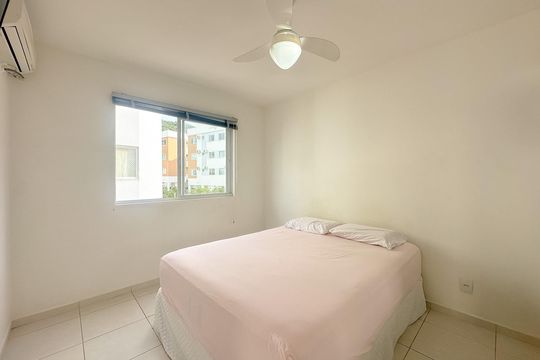 Quarto 1 de apartamento para alugar com 2 quartos, 55m² em Canasvieiras, Florianópolis