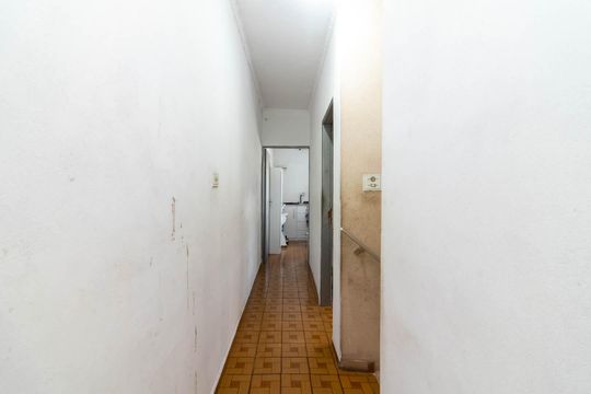 Corredor dos Quartos de casa à venda com 3 quartos, 188m² em Vila Romero, São Paulo