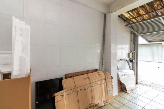 Garagem de casa à venda com 3 quartos, 188m² em Vila Romero, São Paulo