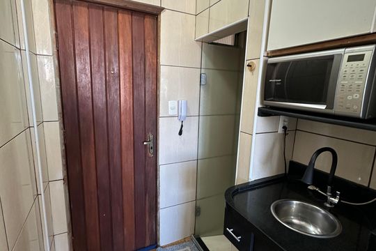 Cozinha de apartamento para alugar com 1 quarto, 15m² em Itararé, São Vicente