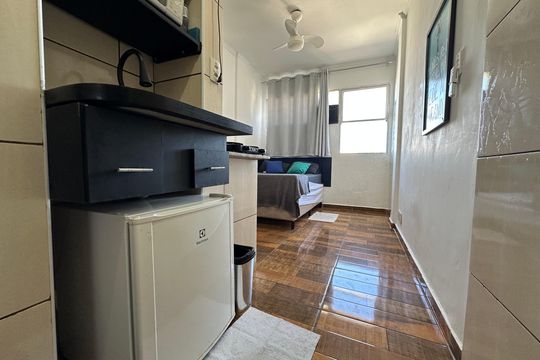 Cozinha de apartamento para alugar com 1 quarto, 15m² em Itararé, São Vicente