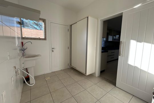 Área de Serviço de casa para alugar com 4 quartos, 292m² em Pedra Branca, Palhoça