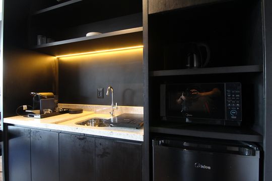 Cozinha de kitnet/studio à venda com 1 quarto, 31m² em Indianópolis, São Paulo