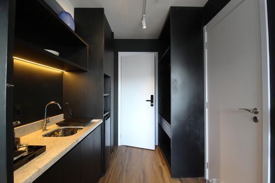 Cozinha de kitnet/studio à venda com 1 quarto, 31m² em Indianópolis, São Paulo