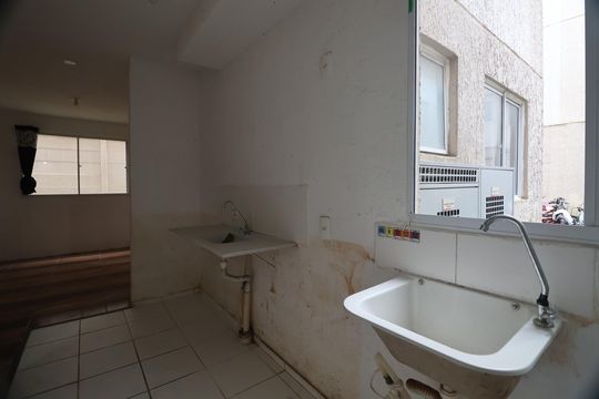 Cozinha e Área de Serviço de apartamento para alugar com 2 quartos, 44m² em Mato Grande, Canoas