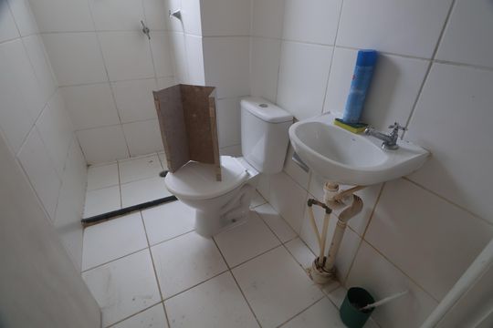 Banheiro de apartamento para alugar com 2 quartos, 44m² em Mato Grande, Canoas