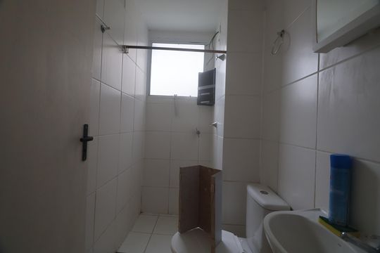 Banheiro de apartamento para alugar com 2 quartos, 44m² em Mato Grande, Canoas