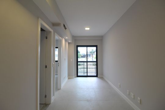 Sala de kitnet/studio à venda com 1 quarto, 36m² em Jacarepaguá, Rio de Janeiro