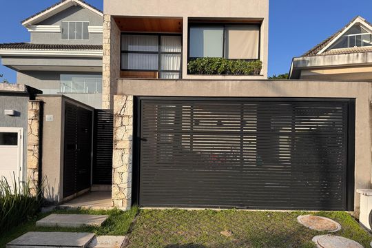 Fachada de casa de condomínio à venda com 4 quartos, 431m² em Vargem Grande, Rio de Janeiro