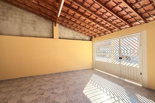 Garagem de casa à venda com 3 quartos, 99m² em Jardim Novo Mundo, Várzea Paulista
