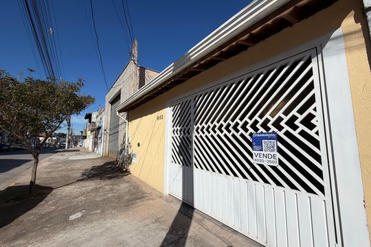 Fachada de casa à venda com 3 quartos, 99m² em Jardim Novo Mundo, Várzea Paulista
