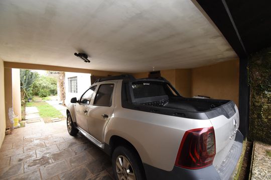 Garagem de casa à venda com 4 quartos, 460m² em Boa Vista, Curitiba
