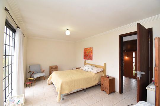 Suíte 2 de casa à venda com 4 quartos, 460m² em Boa Vista, Curitiba