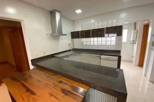 Cozinha de apartamento para alugar com 3 quartos, 190m² em Aparecida, Santos