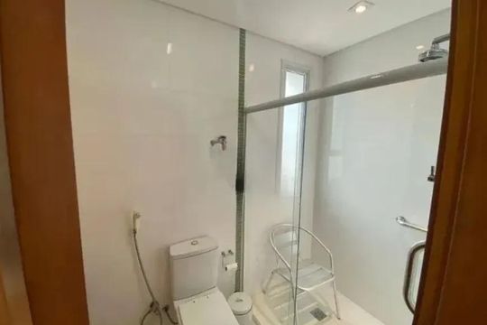 Banheiro da Suíte 2 de apartamento para alugar com 3 quartos, 190m² em Aparecida, Santos