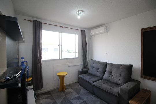 Sala de apartamento à venda com 2 quartos, 38m² em Sarandi, Porto Alegre
