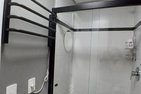 Banheiro de apartamento para alugar com 1 quarto, 17m² em Praça Nova Republica, São Paulo
