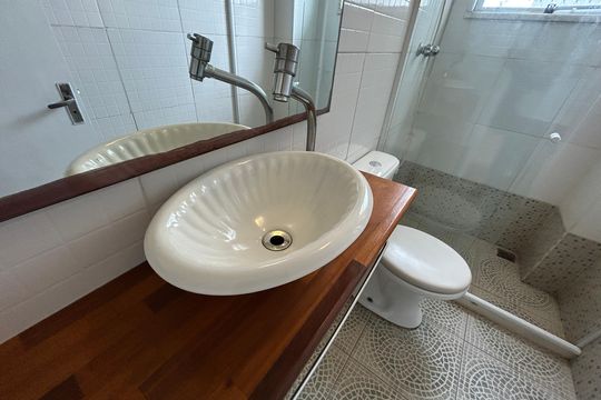 Banheiro de apartamento à venda com 2 quartos, 89m² em Vila Valqueire, Rio de Janeiro