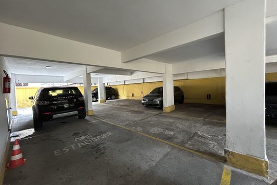 Garagem de apartamento à venda com 2 quartos, 89m² em Vila Valqueire, Rio de Janeiro