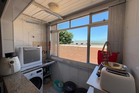 Área de serviço de apartamento para alugar com 3 quartos, 112m² em Coqueiros, Florianópolis