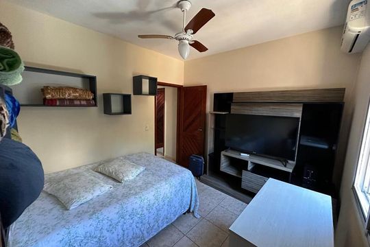Quarto de apartamento para alugar com 3 quartos, 112m² em Coqueiros, Florianópolis