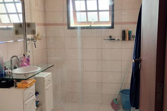 Banheiro de casa à venda com 3 quartos, 250m² em Jardim Rosa de Franca, Guarulhos