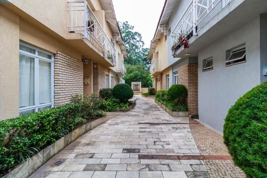 Foto 02 de casa de condomínio à venda com 3 quartos, 136m² em Jardim Maria Duarte, São Paulo