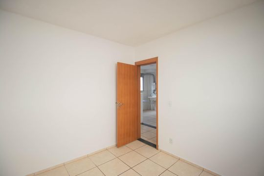 Quarto 1 de apartamento para alugar com 2 quartos, 44m² em Vista Alegre, São Gonçalo