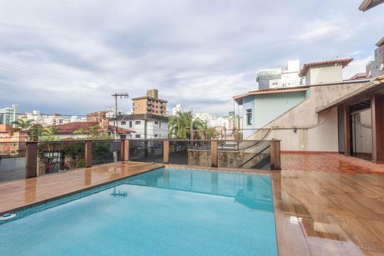 Piscina de casa à venda com 4 quartos, 410m² em Castelo, Belo Horizonte