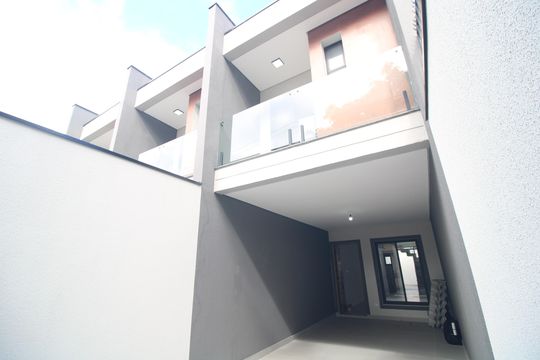Fachada de casa à venda com 3 quartos, 110m² em Jardim Cidalia, São Paulo
