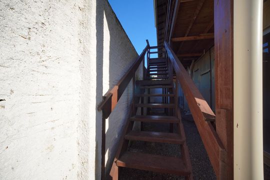 Escada de acesso/kitnet de kitnet/studio para alugar com 1 quarto, 15m² em Balneario, Florianópolis