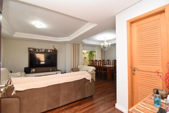 Sala de casa para alugar com 5 quartos, 443m² em Cristo Rei, Curitiba