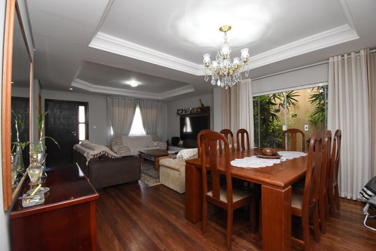 Sala de casa para alugar com 5 quartos, 443m² em Cristo Rei, Curitiba