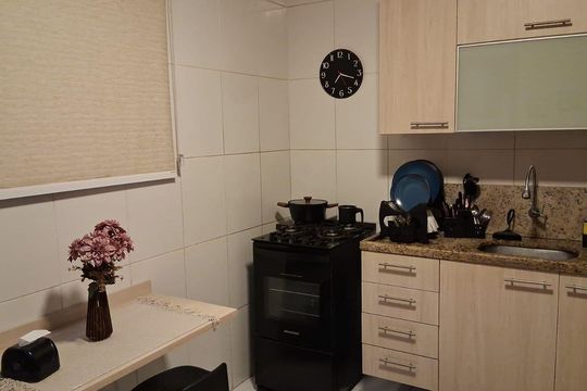Cozinha de casa de condomínio para alugar com 3 quartos, 105m² em Chácaras De Inoã, Maricá