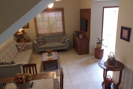 Casa de Condomínio para alugar com 3 quartos, 105m² em Chácaras De Inoã, Maricá