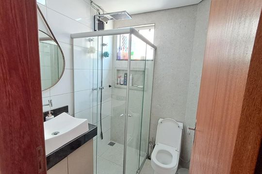Casa à venda com 4 quartos, 200m² em Alvorada, Contagem