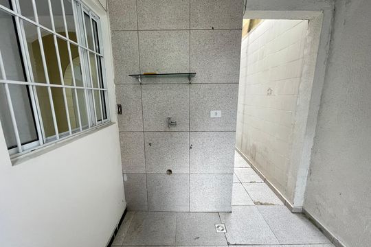 Área de Serviço de casa para alugar com 1 quarto, 47m² em Ferreira, São Paulo