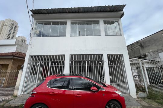 Fachada de casa para alugar com 1 quarto, 47m² em Ferreira, São Paulo